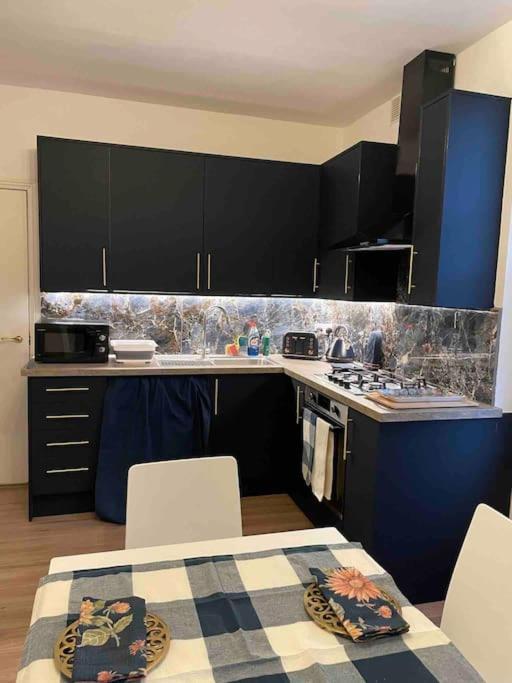 West London Stunning Garden Flat - Period Features Apartment Luaran gambar
